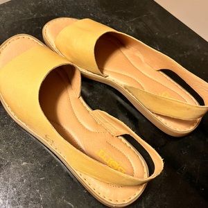 Born leather sandals